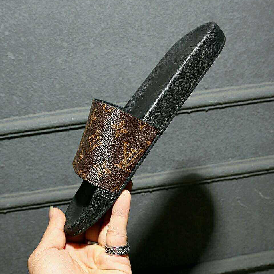 Louis Vuitton Monogram Slippers - 
