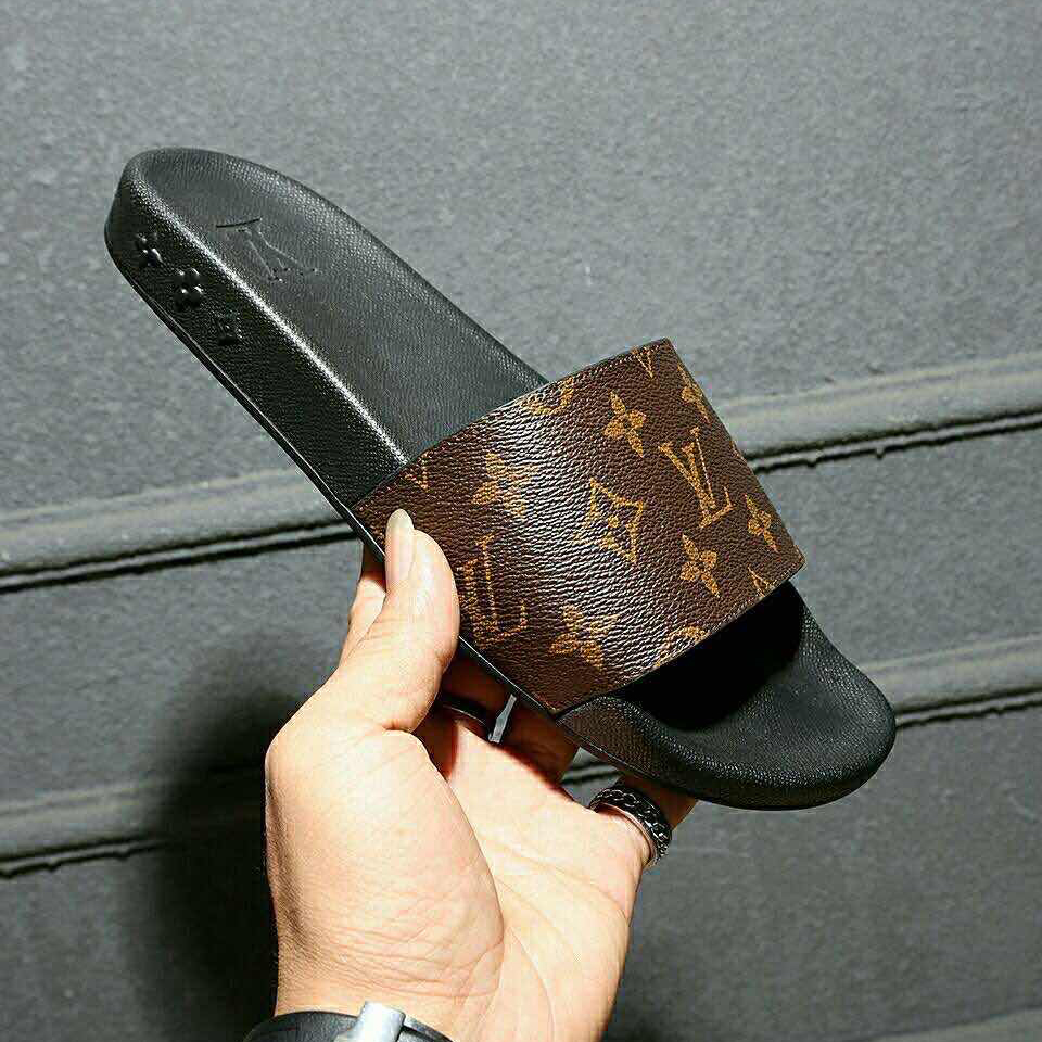 Louis Vuitton Monogram Slippers - 