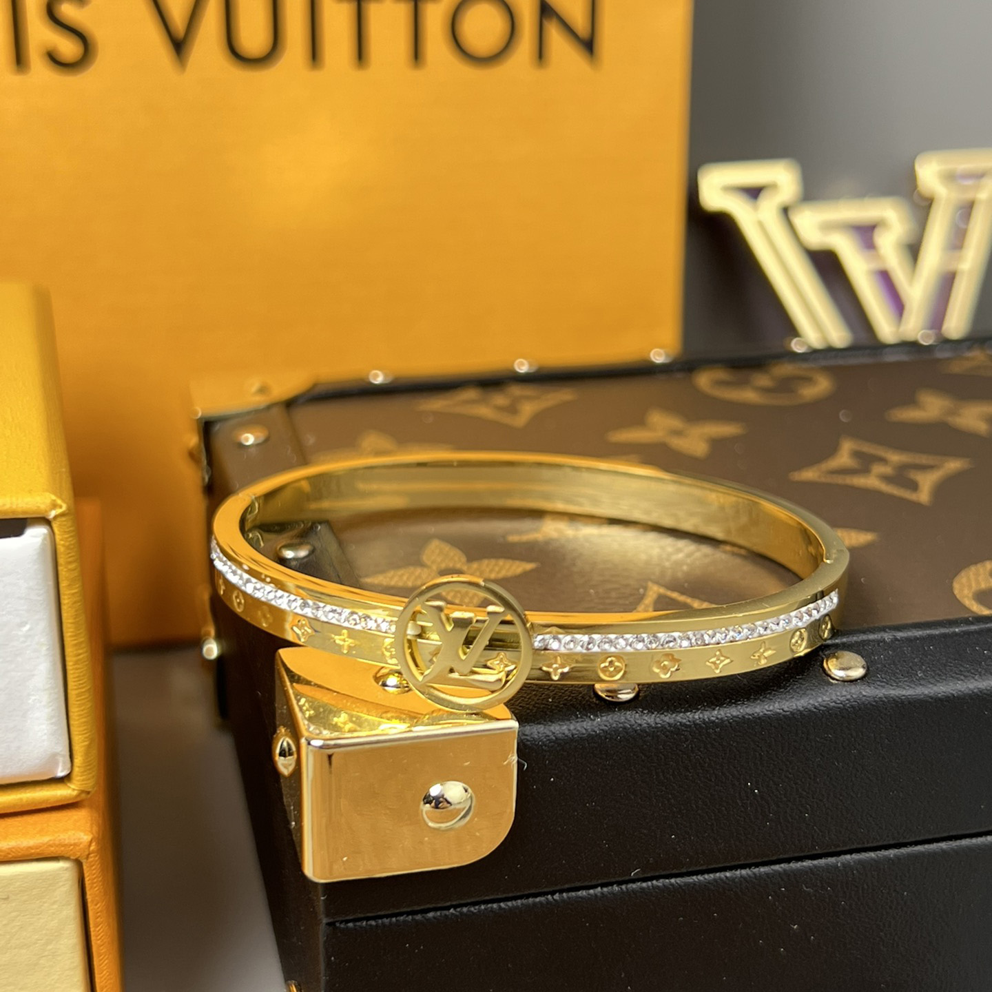 Louis Vuitton Bracelet - 