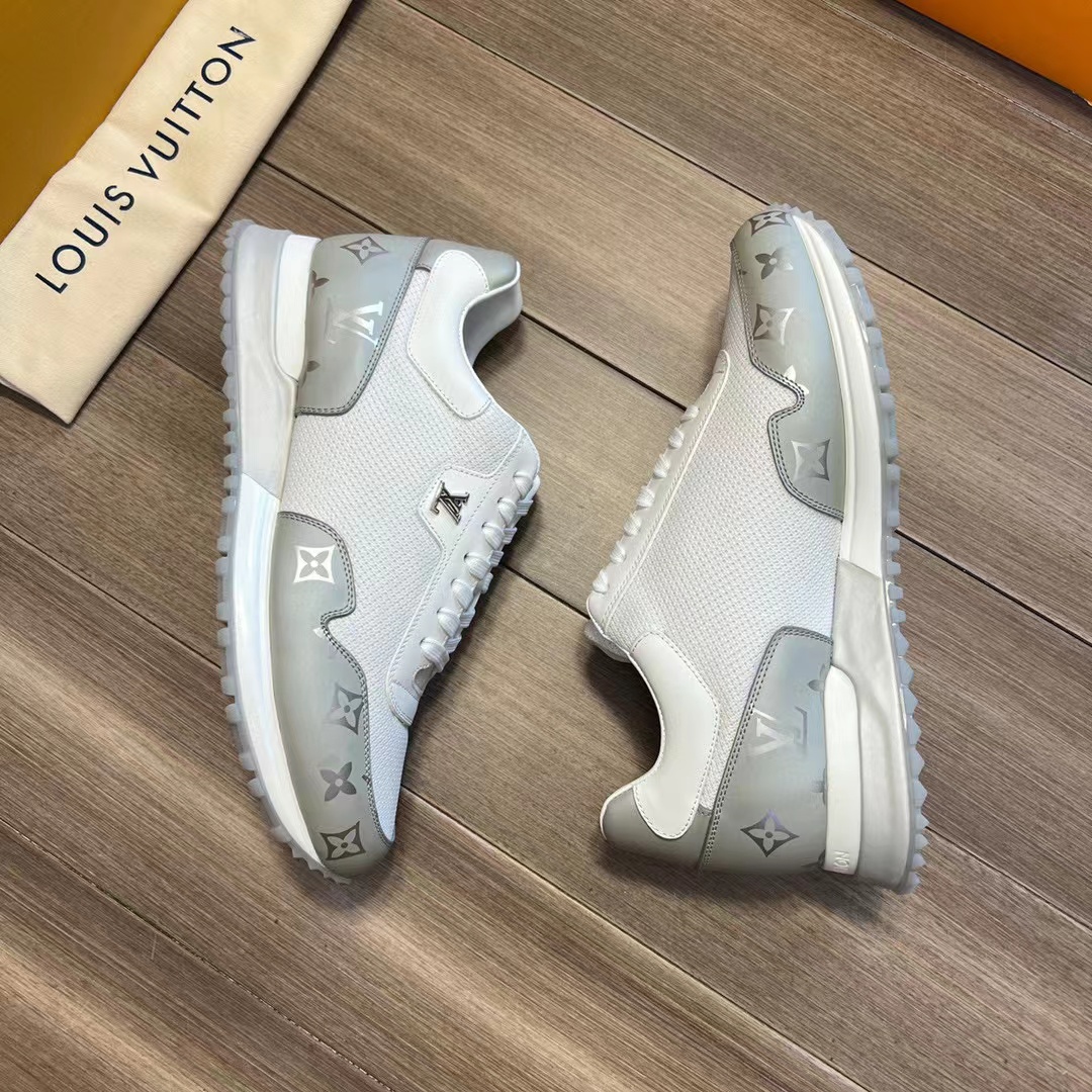 Louis Vuitton Logo Sneaker - 