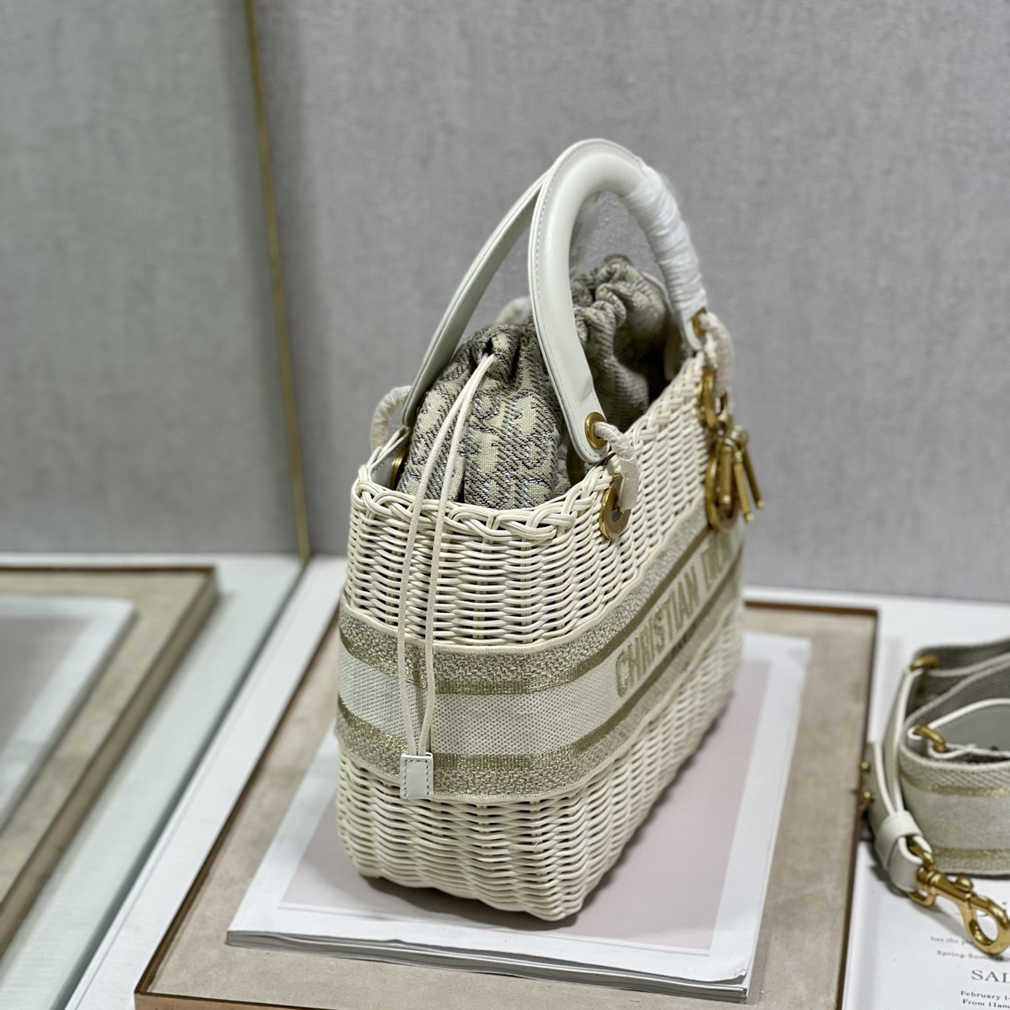 Dior Medium Lady Dior Bag(24-20-11cm) - 