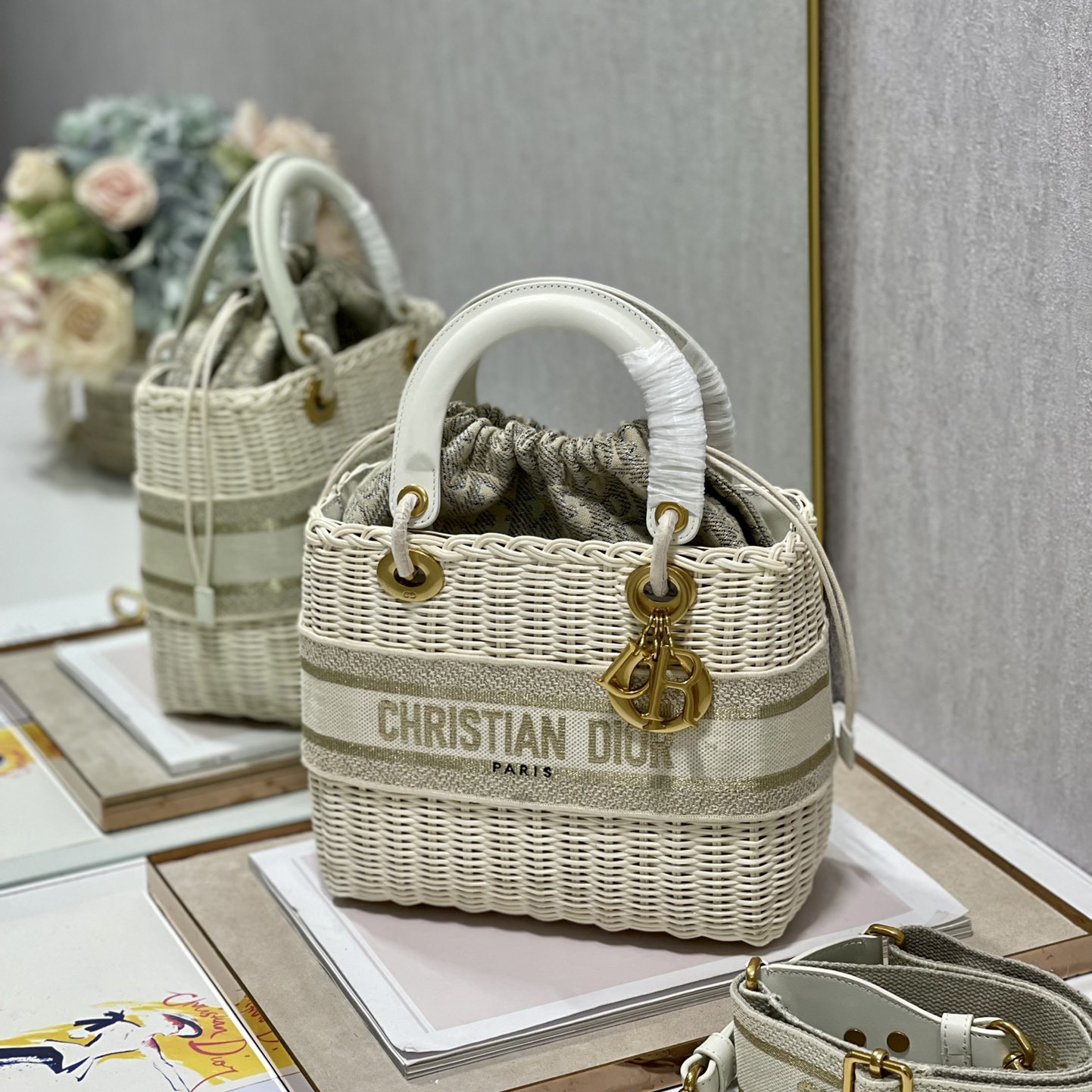 Dior Medium Lady Dior Bag(24-20-11cm) - 