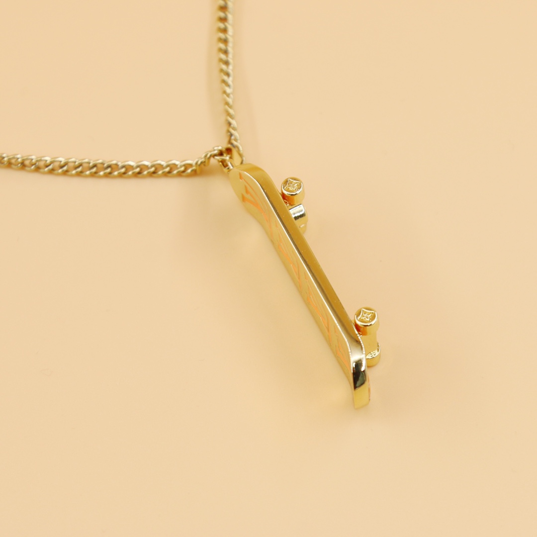 Louis Vuitton LV Skateboard Pendant   MP3276 - 