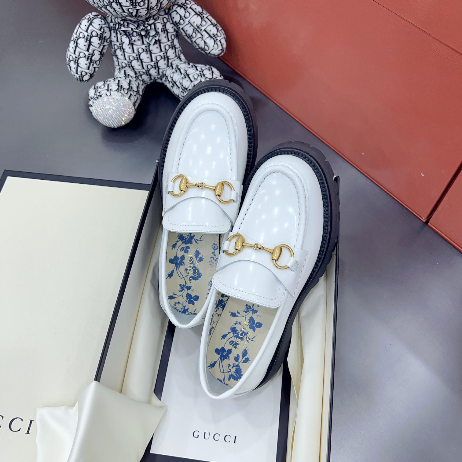 Gucci Leather Lug Sole Horsebit Loafer - 