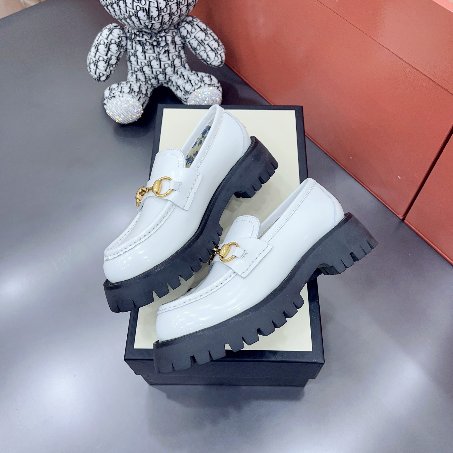Gucci Leather Lug Sole Horsebit Loafer - 
