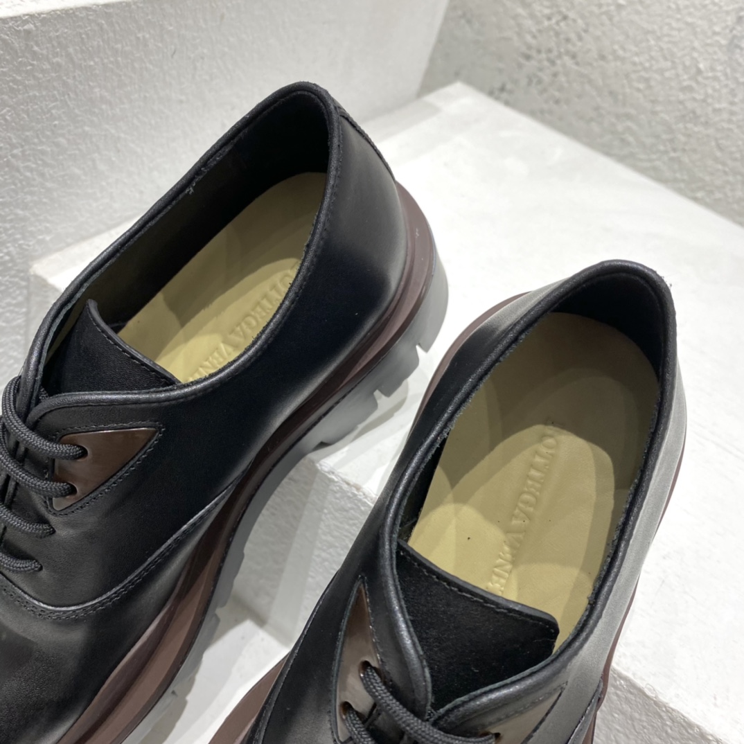 Bottega Veneta Vegetally-Tanned Leather Lace-Up Shoes - 