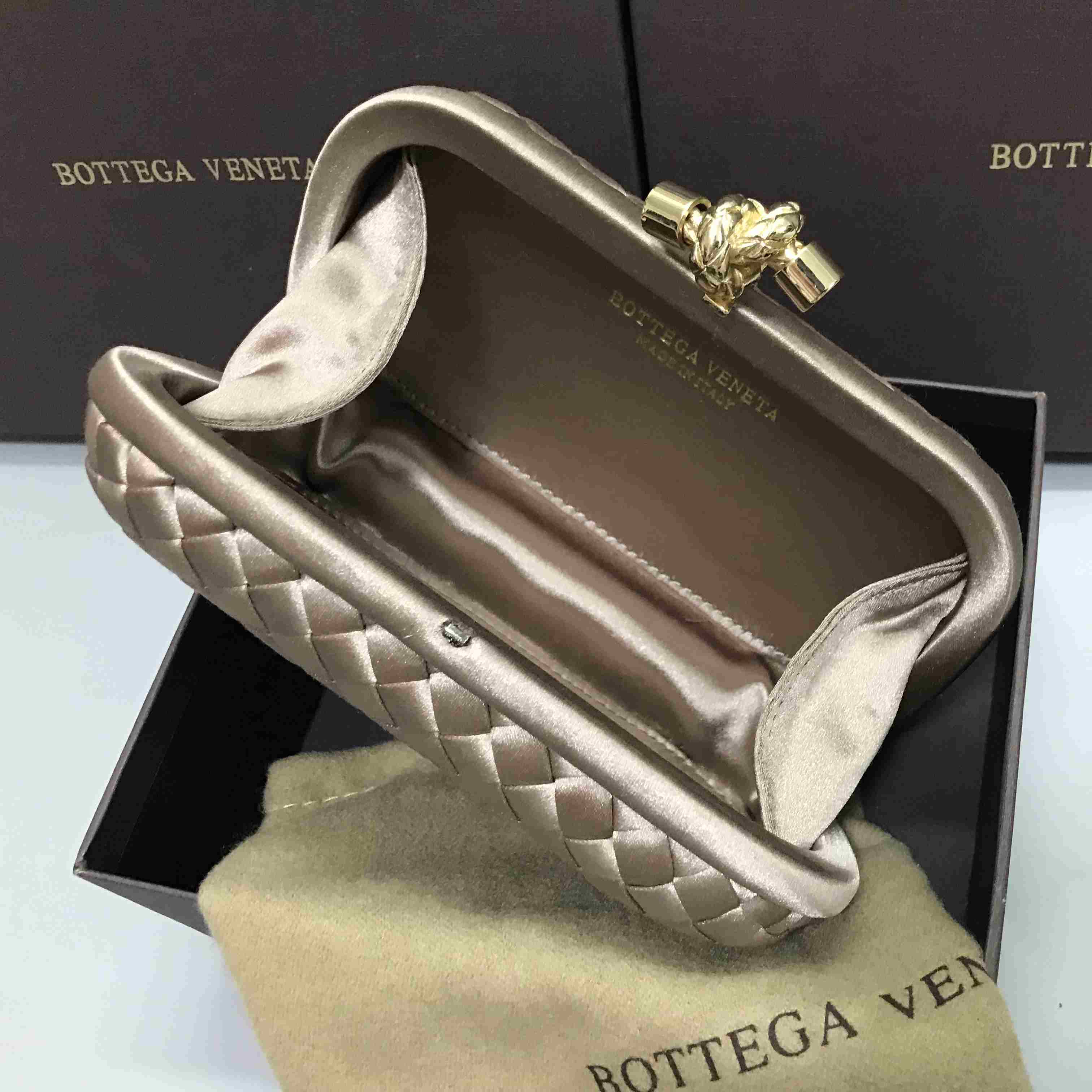 Bottega Veneta Pochette Knot Silk Clutch Bag(16.5-10-5cm)   B7750 - 