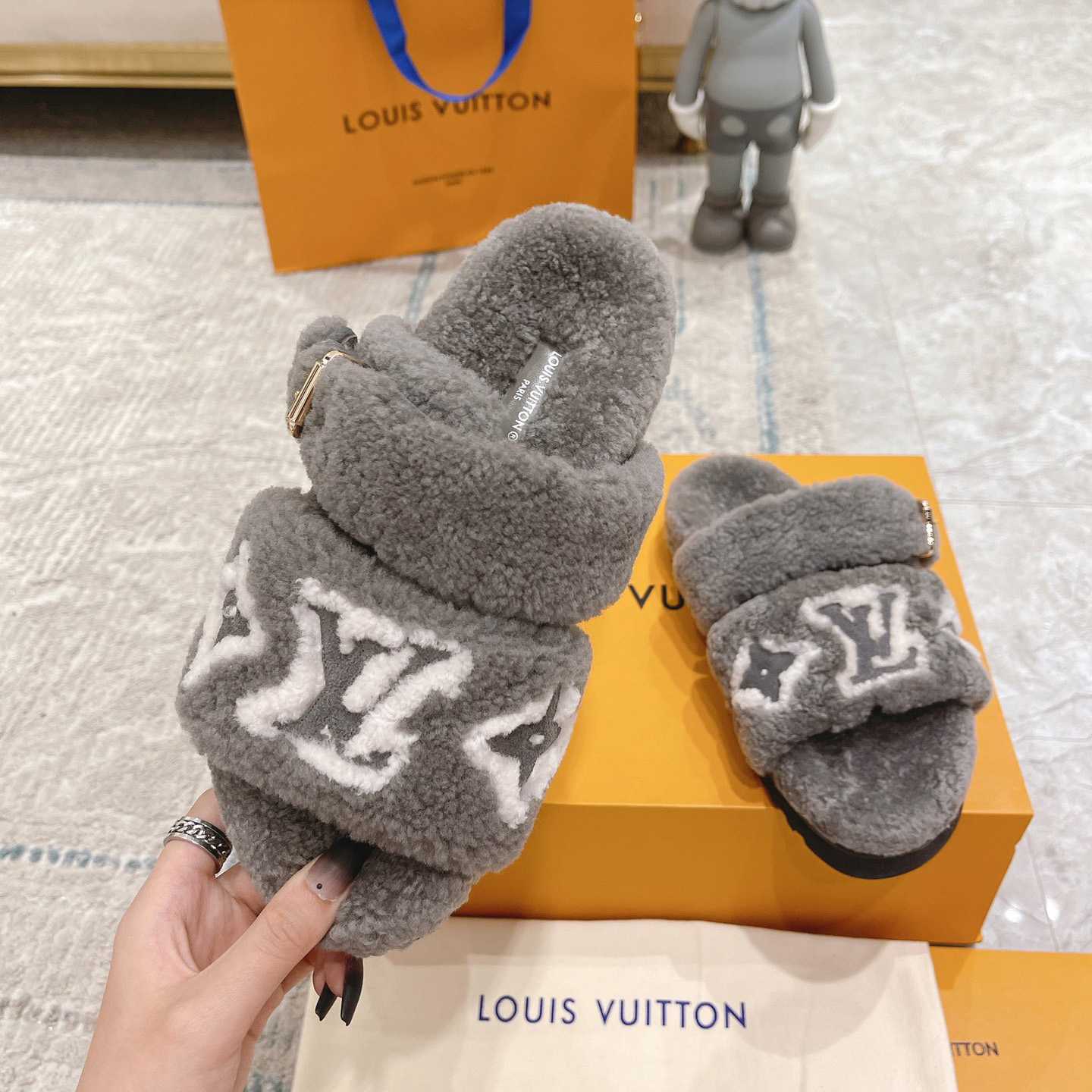 Louis Vuitton  Paseo Flat Comfort Mule - 