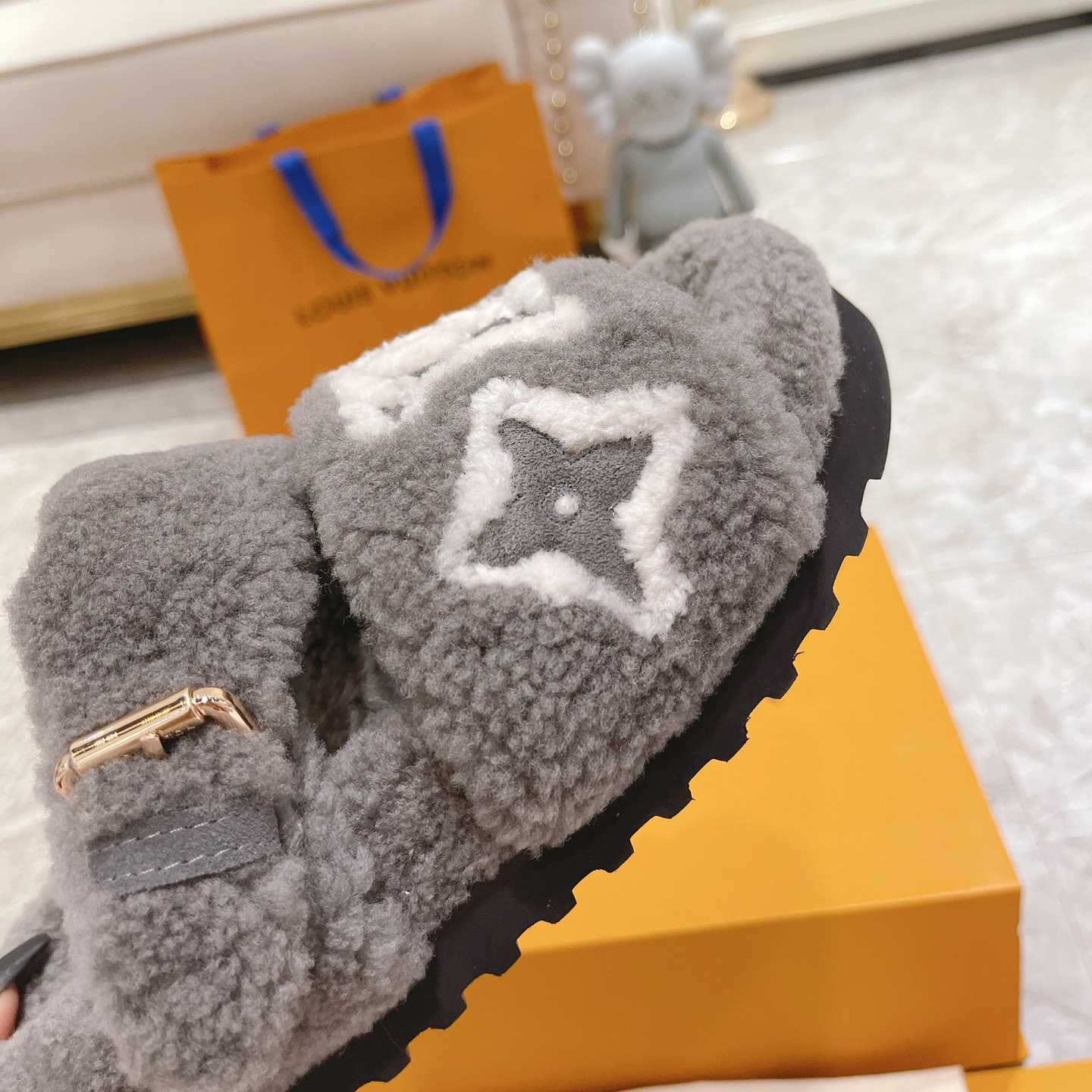Louis Vuitton  Paseo Flat Comfort Mule - 