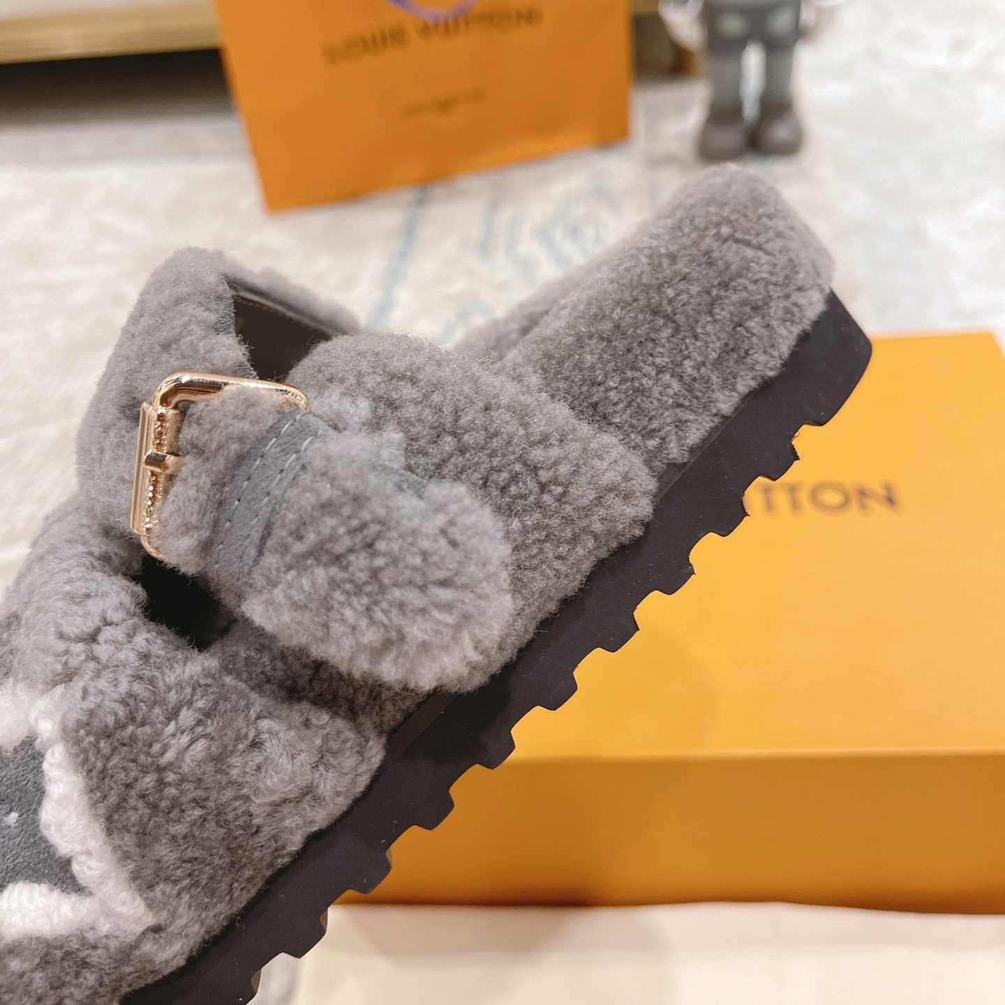 Louis Vuitton  Paseo Flat Comfort Mule - 