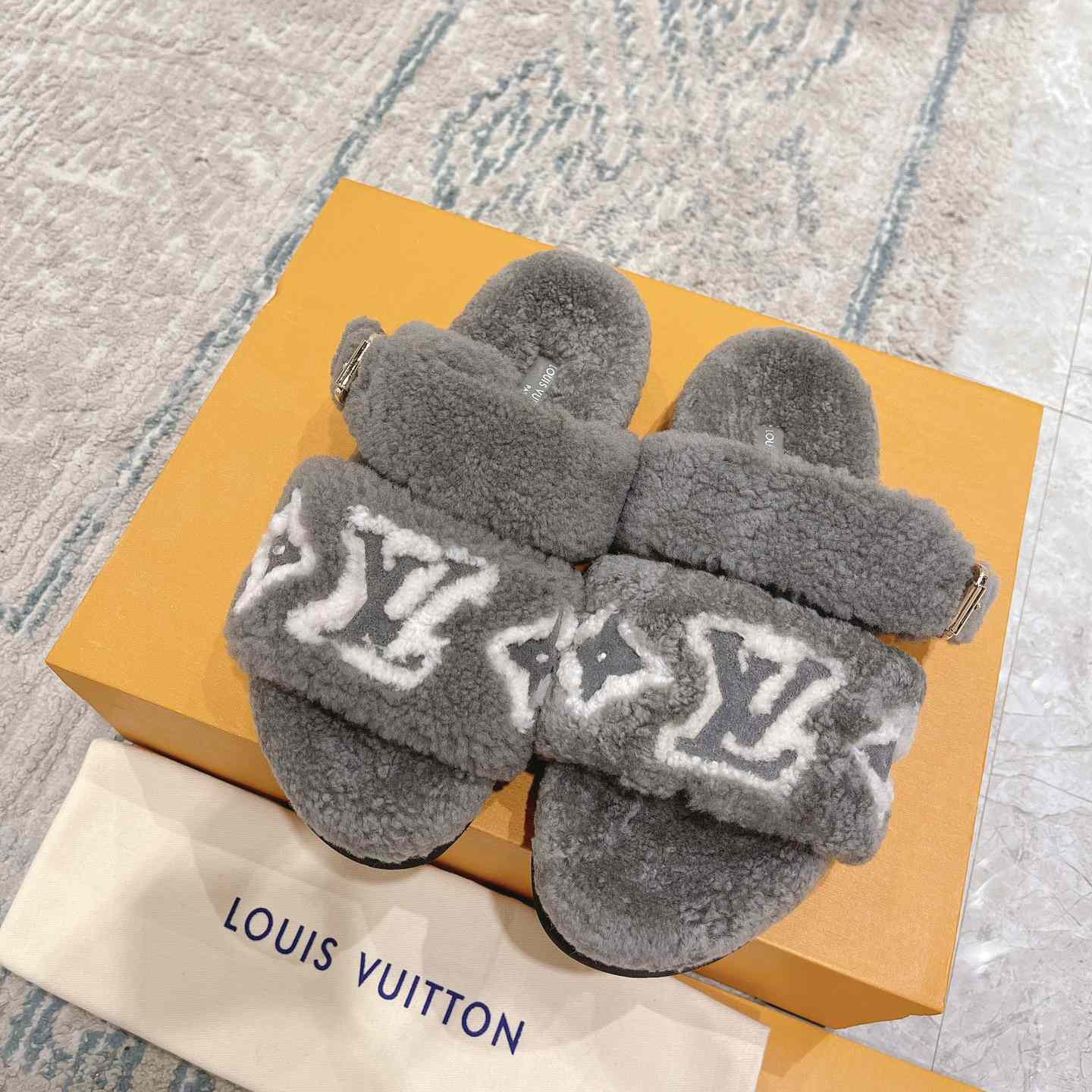 Louis Vuitton  Paseo Flat Comfort Mule - 