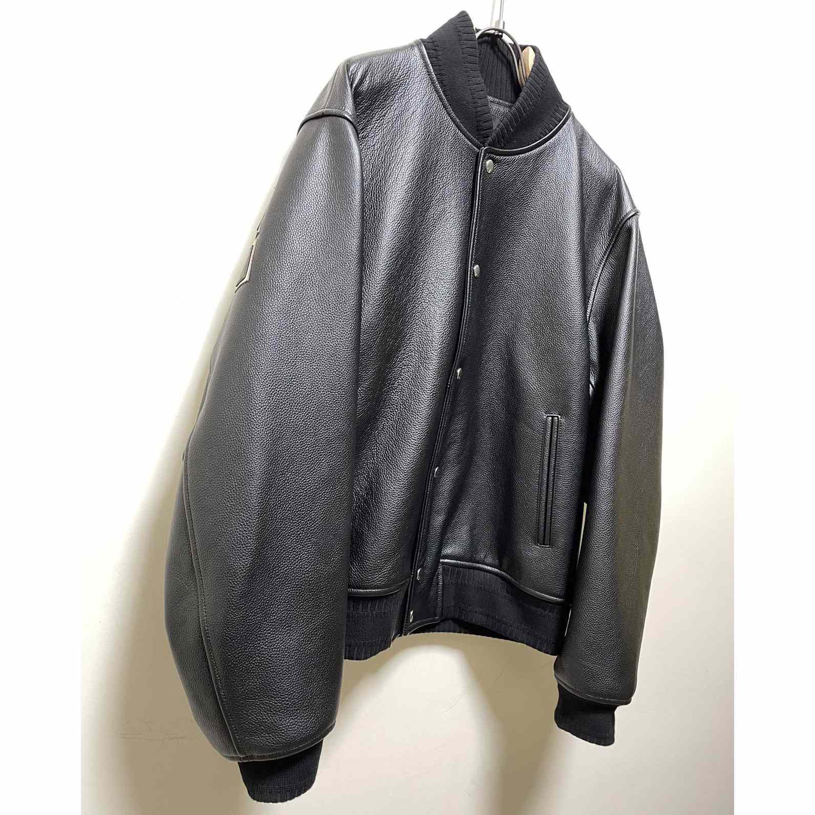 Givenchy Logo Leather Bomber Jacket In Black - 