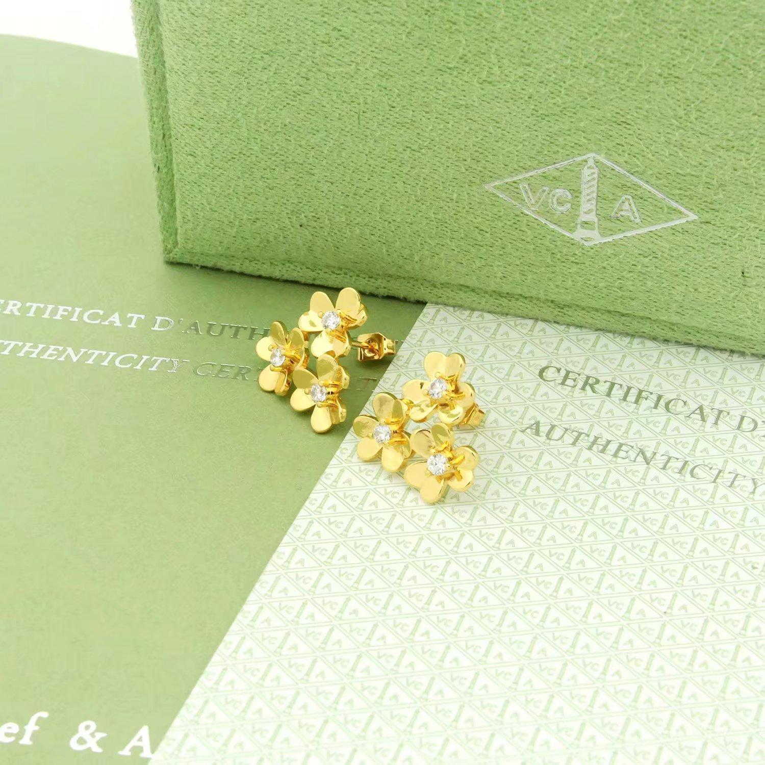Van Cleef & Arpels Earrings - 