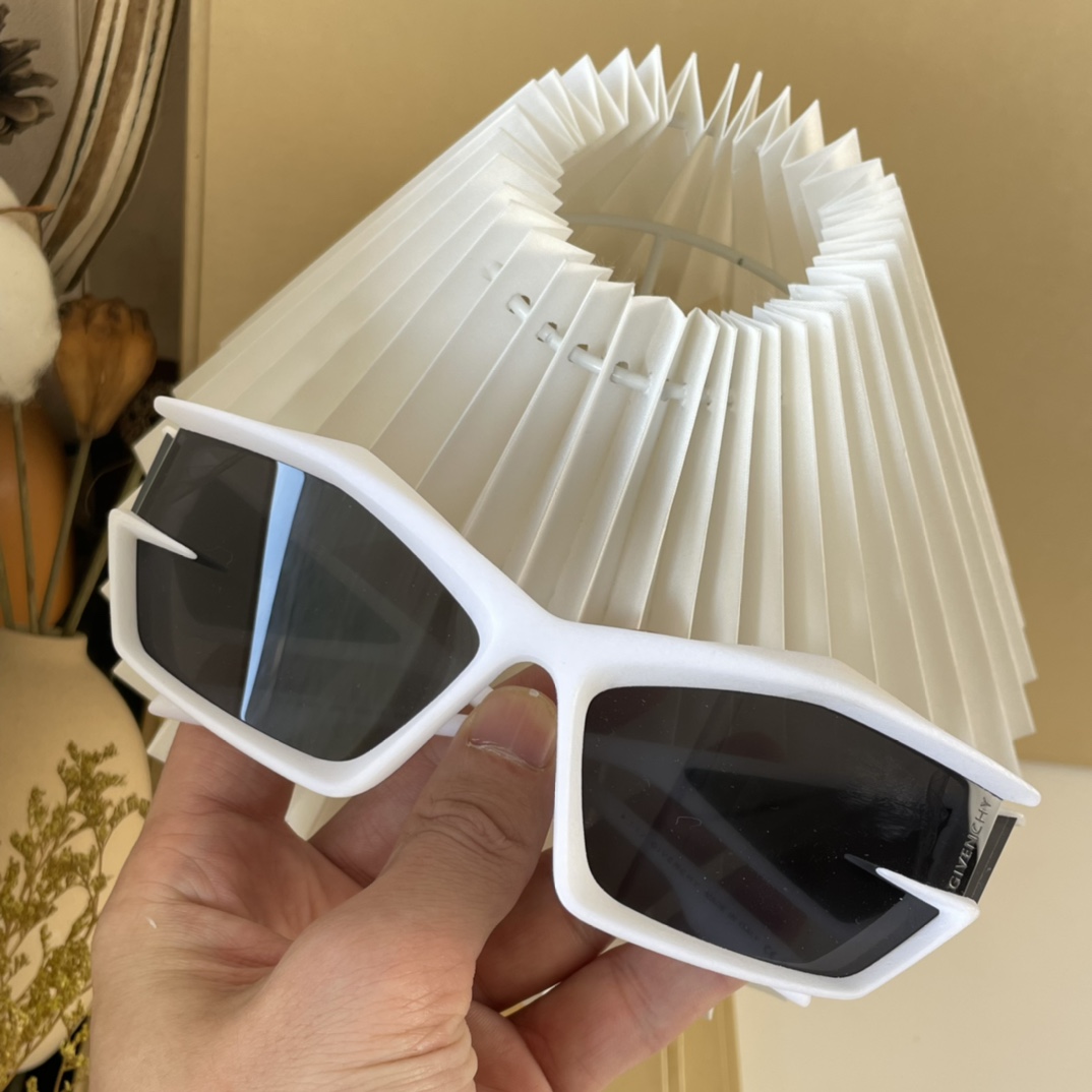 Givenchy Giv Cut sunglasses In Nylon       GV40049  - 