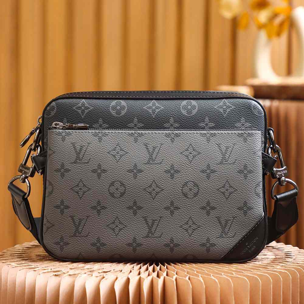 Louis Vuitton Trio Messenger Bag (25*18.5*7cm)     M69443 - 