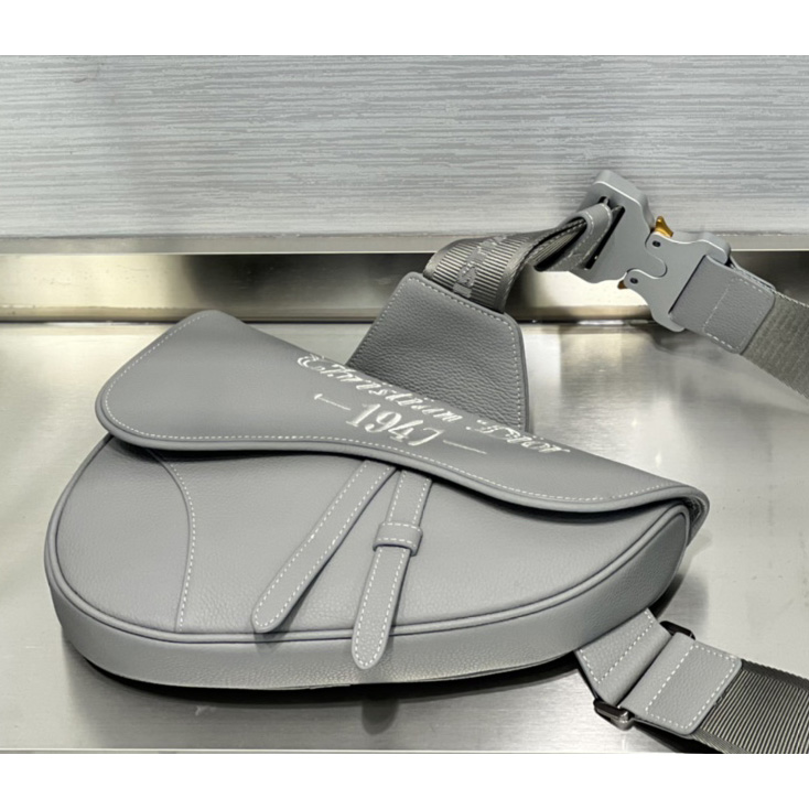 Dior Saddle Bag Dior Gray Grained Calfskin With Christian Dior 1947 Signature (26 x 19 x 4.5CM) - 