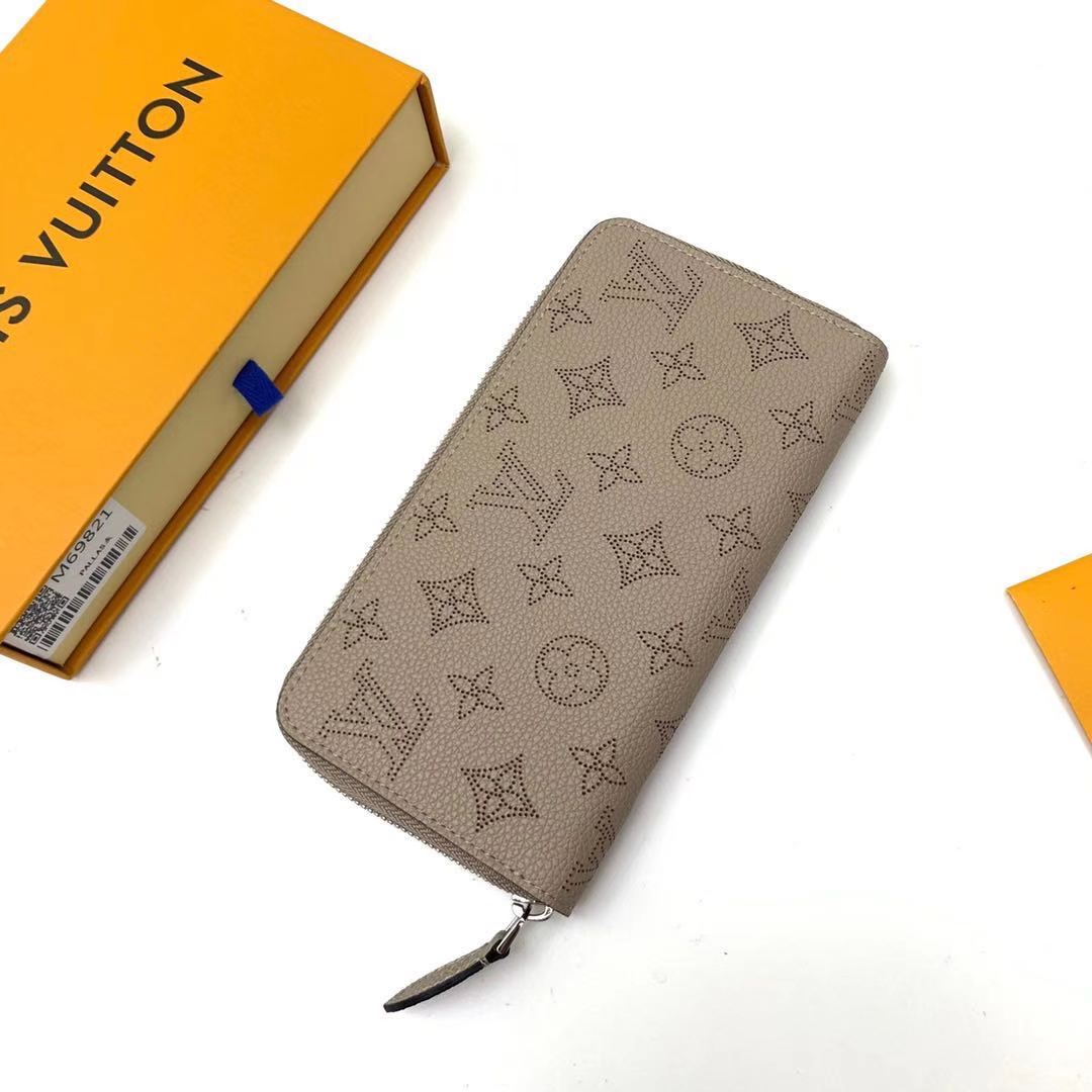Louis Vuitton Zippy Wallet(19.5-10.5-2.5CM)     M69821 - 
