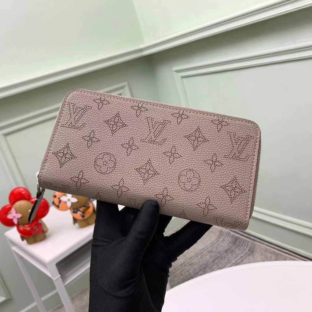 Louis Vuitton Zippy Wallet(19.5-10.5-2.5CM)     M69821 - 
