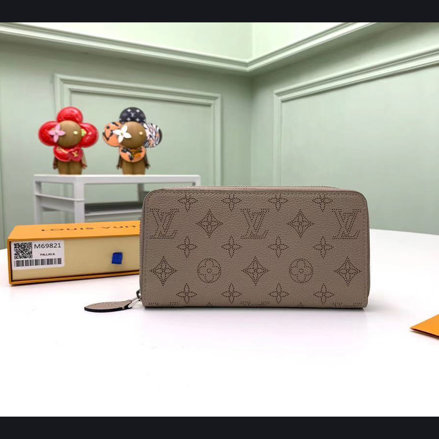 Louis Vuitton Zippy Wallet(19.5-10.5-2.5CM)     M69821 - 