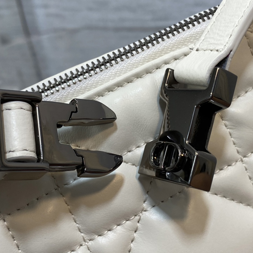 Dior Small Diortravel Nomad Pouch - 