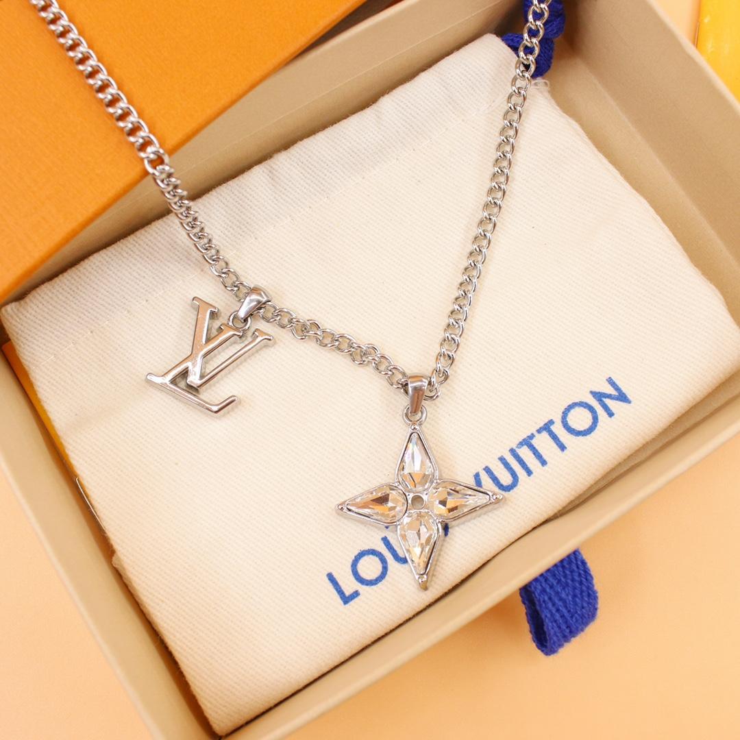 Louis Vuitton Flower Cut Necklace    M00680 - 