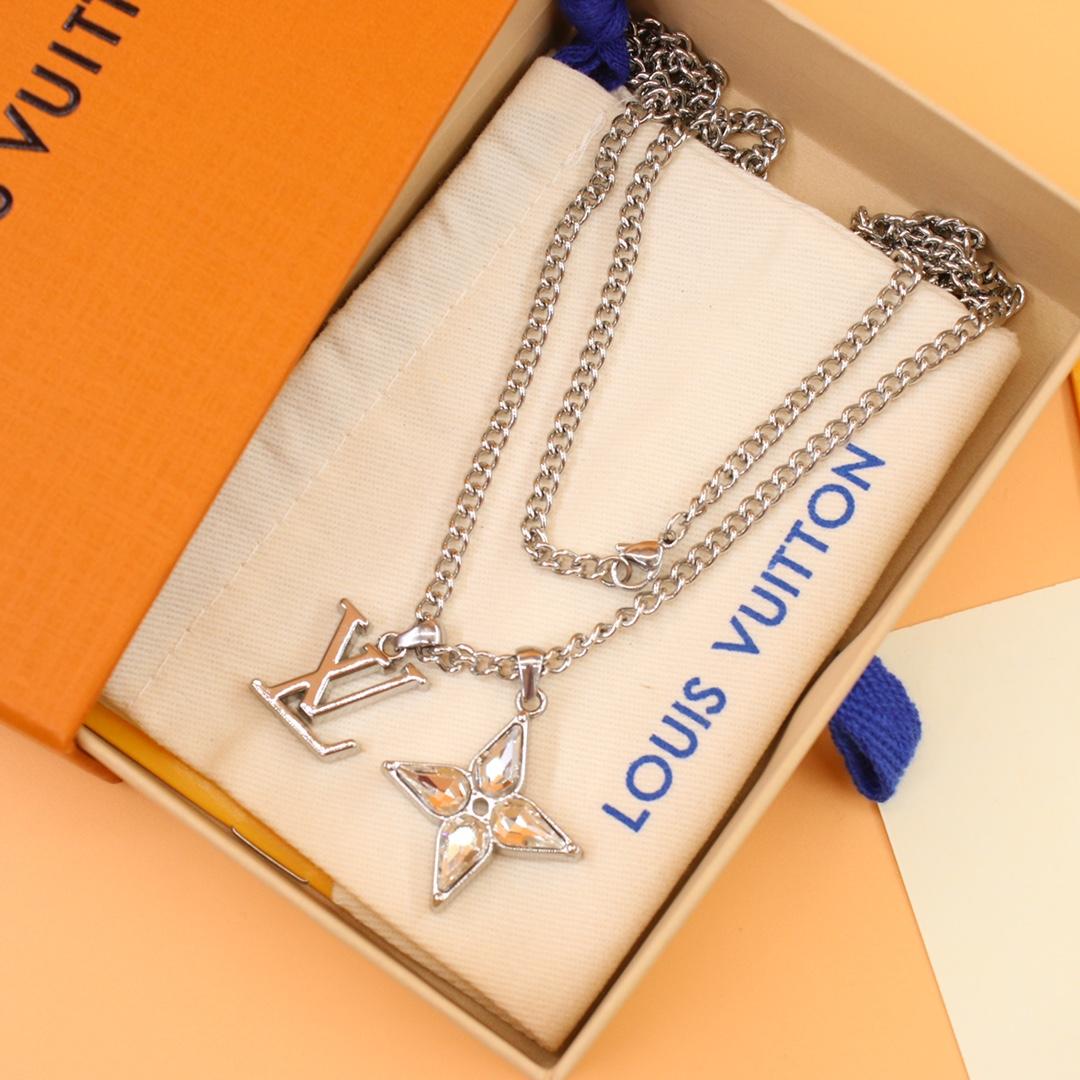 Louis Vuitton Flower Cut Necklace    M00680 - 