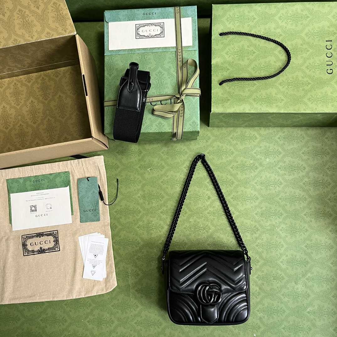 Gucci GG Marmont Matelasse Shoulder Bag  - 