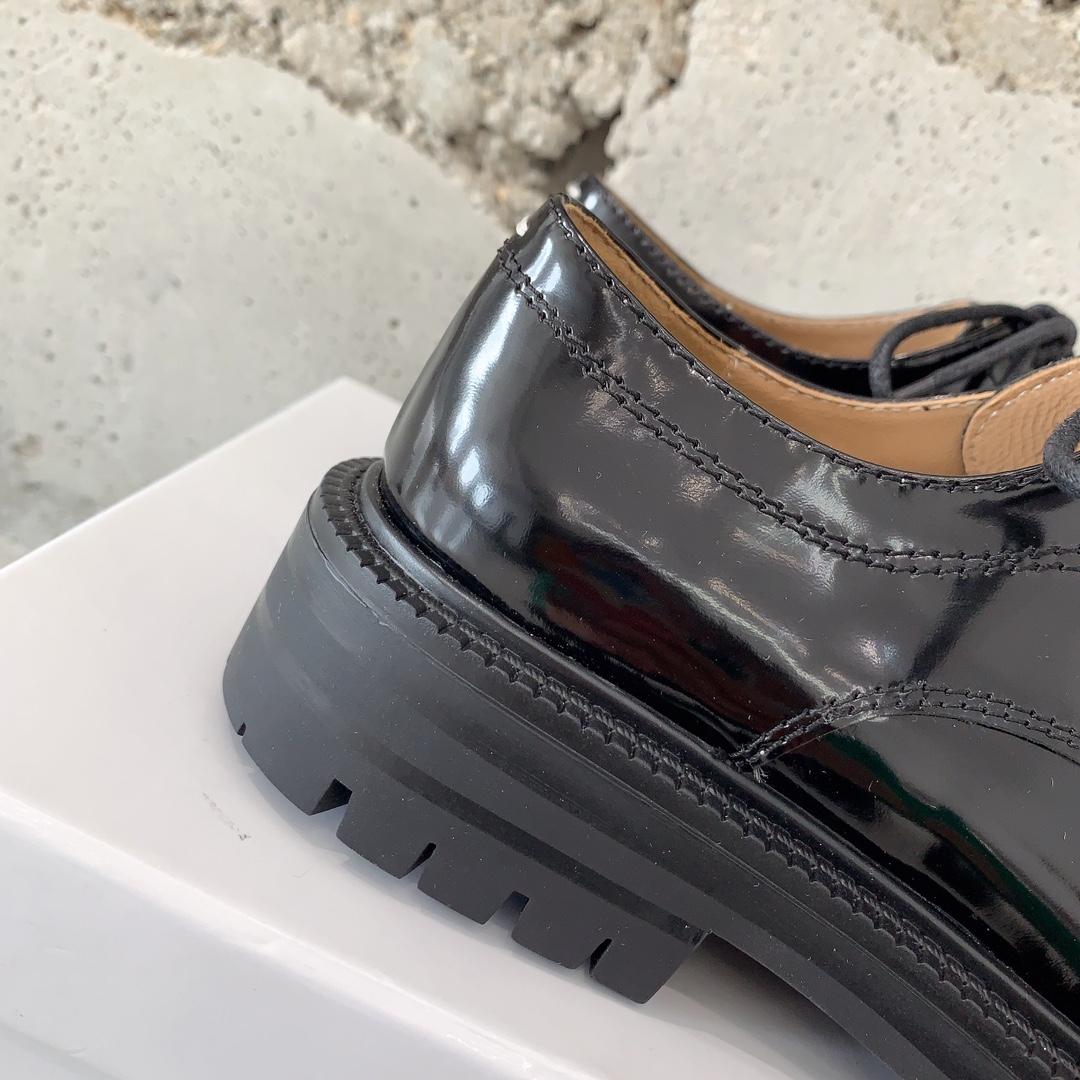 Maison Margiela Tabi Lace-Ups Loafers - 