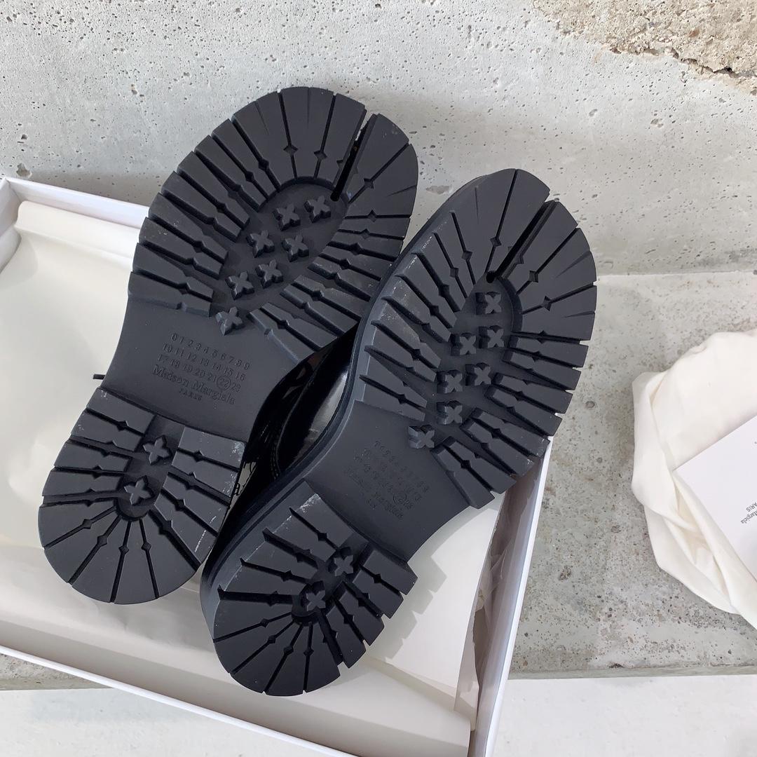 Maison Margiela Tabi Lace-Ups Loafers - 