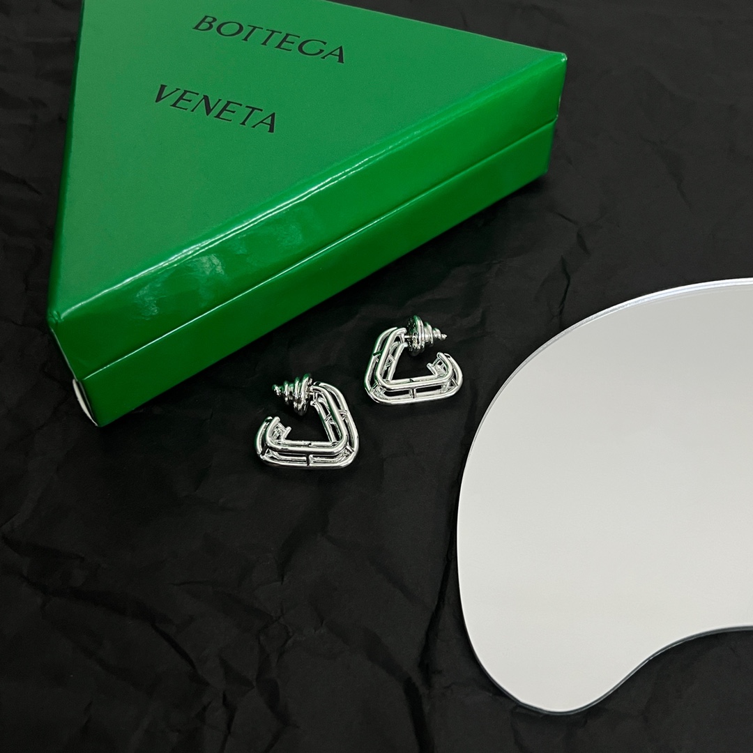 Bottega Veneta Outline - 