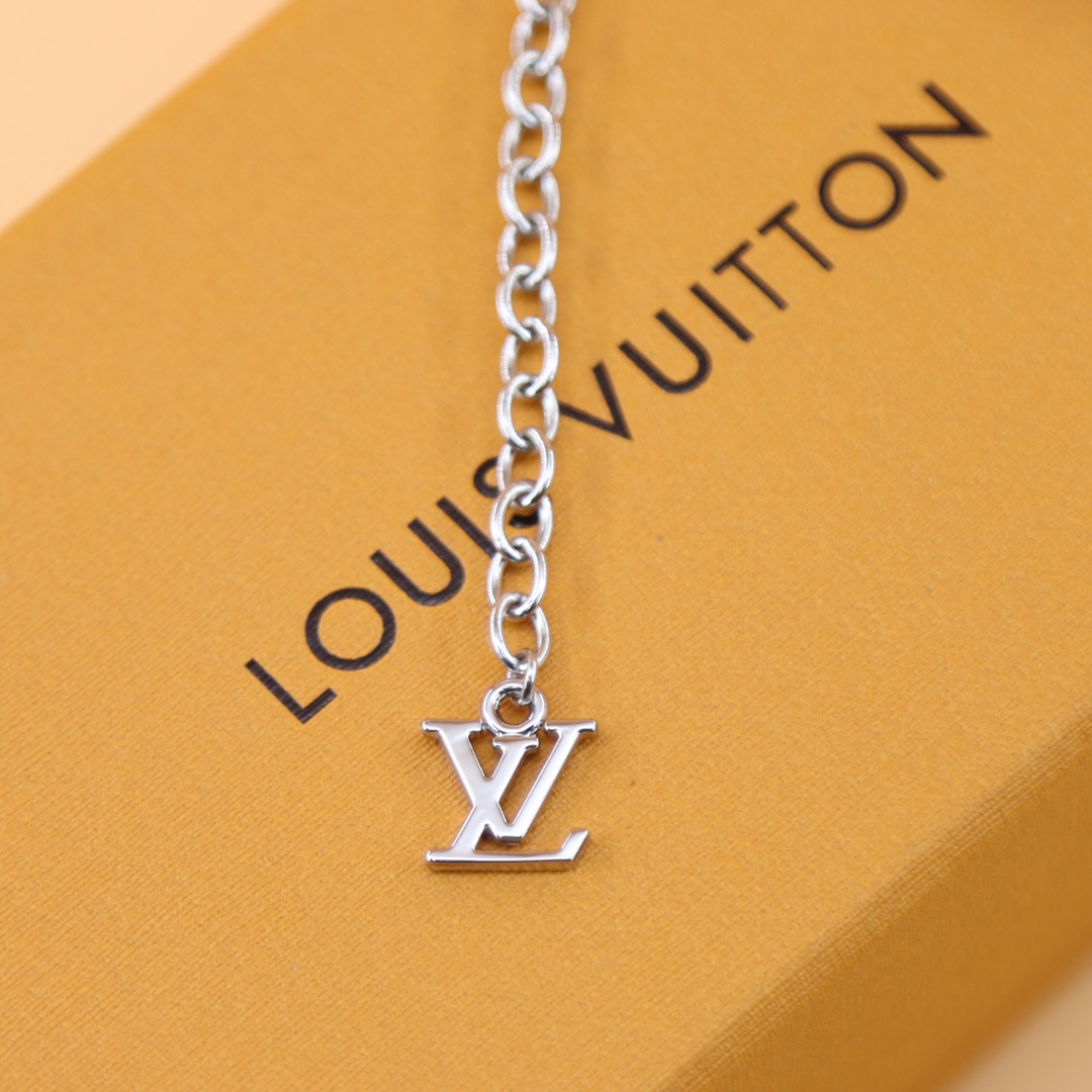 Louis Vuitton Monogram Party Bracelet    MP3282 - 