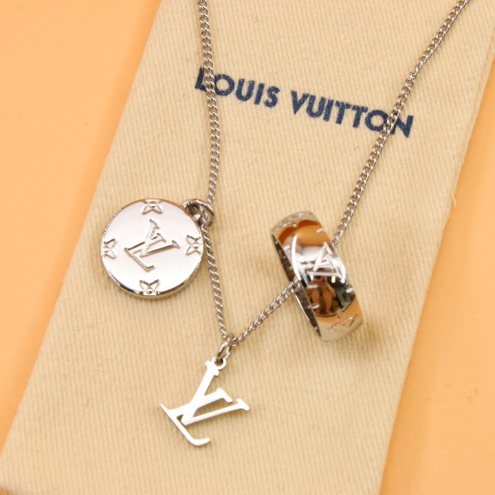 Louis Vuitton Monogram Charms Necklace    M62485 - 