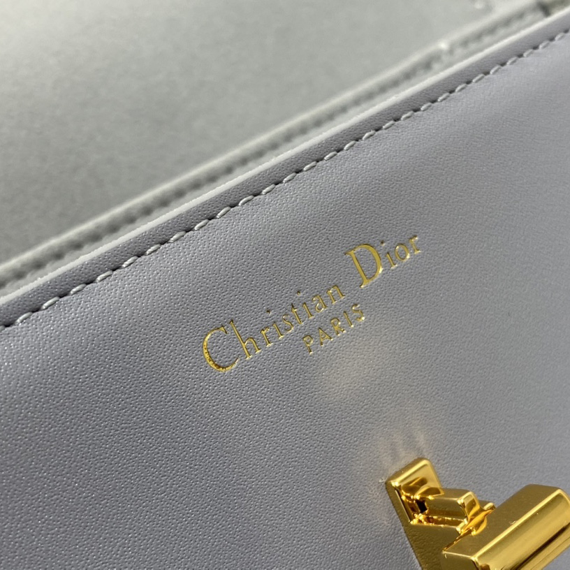 Dior 30 Montaigne Avenue Bag - 