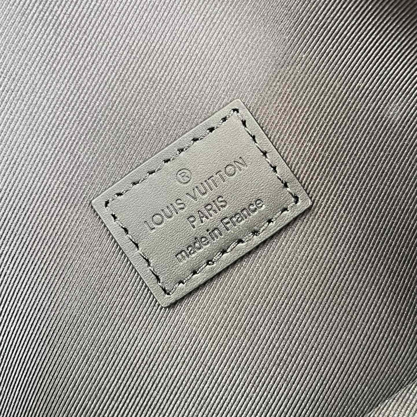 Louis Vuitton Steamer Wearable Wallet     m81852  - 