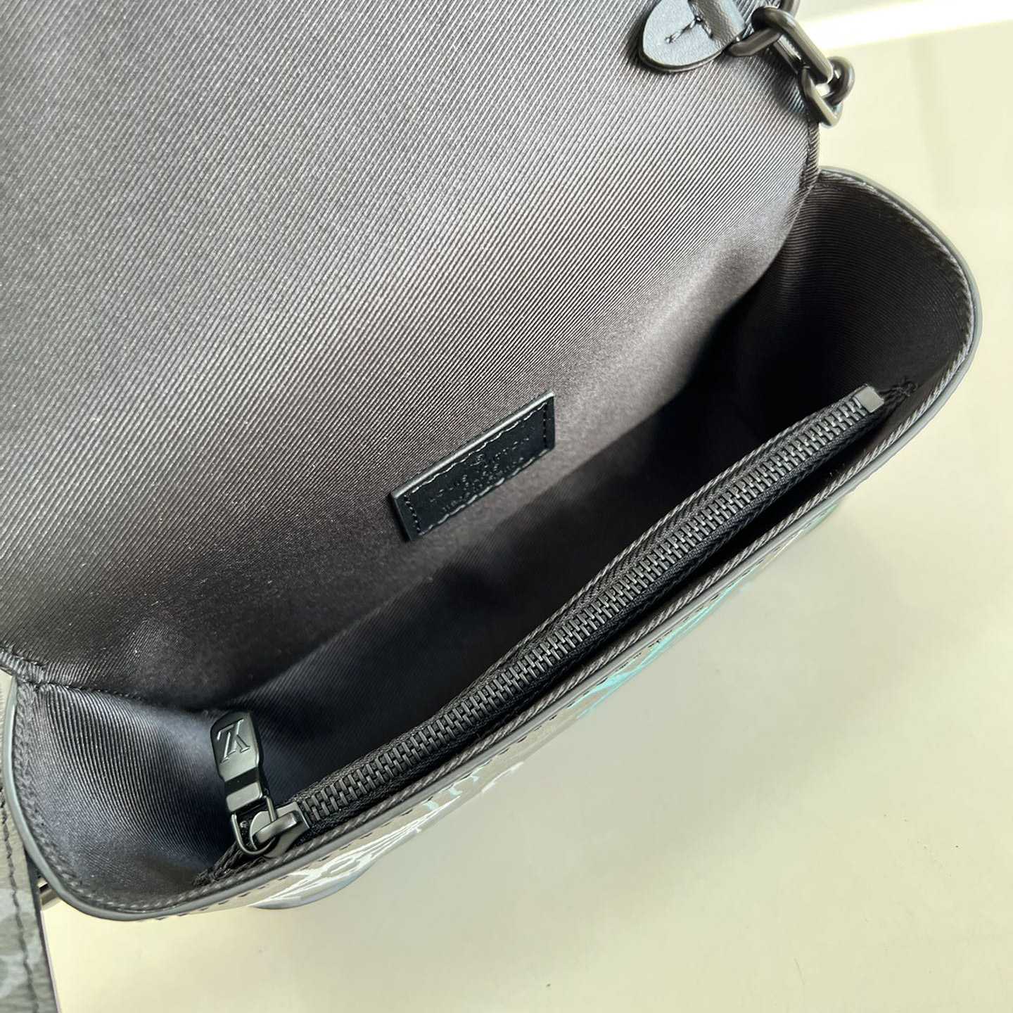 Louis Vuitton Steamer Wearable Wallet     m81852  - 