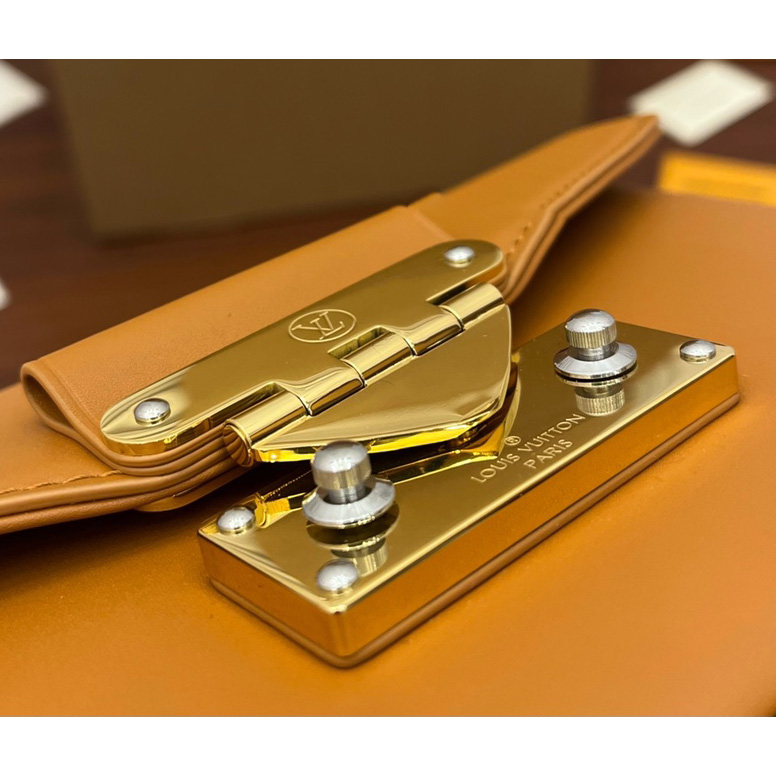 Louis Vuitton Swing   M20396 - 