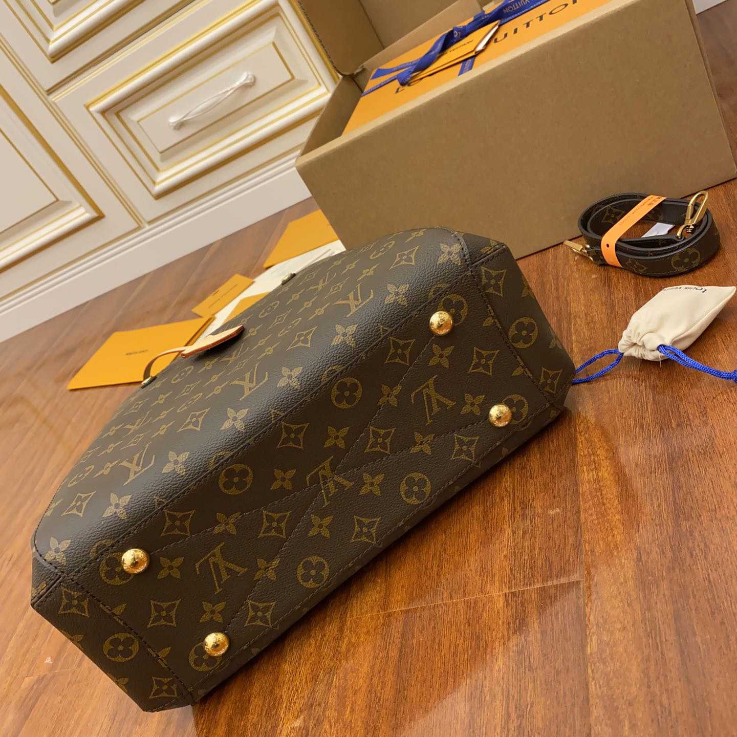 Louis Vuitton Montaigne MM    M41056 - 