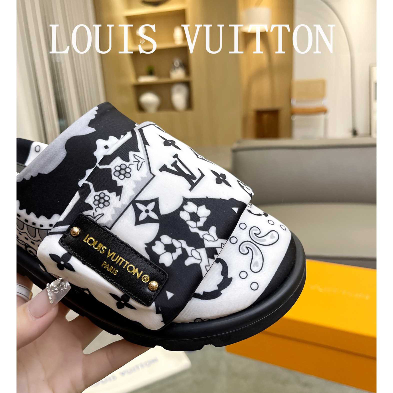 Louis Vuitton Slipper Pillow Flat Comfort Mule       - 