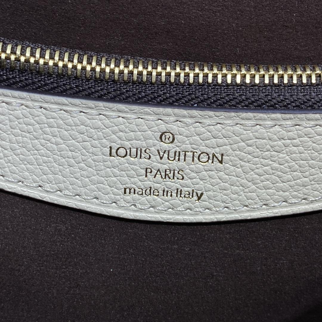 Louis Vuitton Diane (23 x 16 x 8.5cm)   M46388 - 