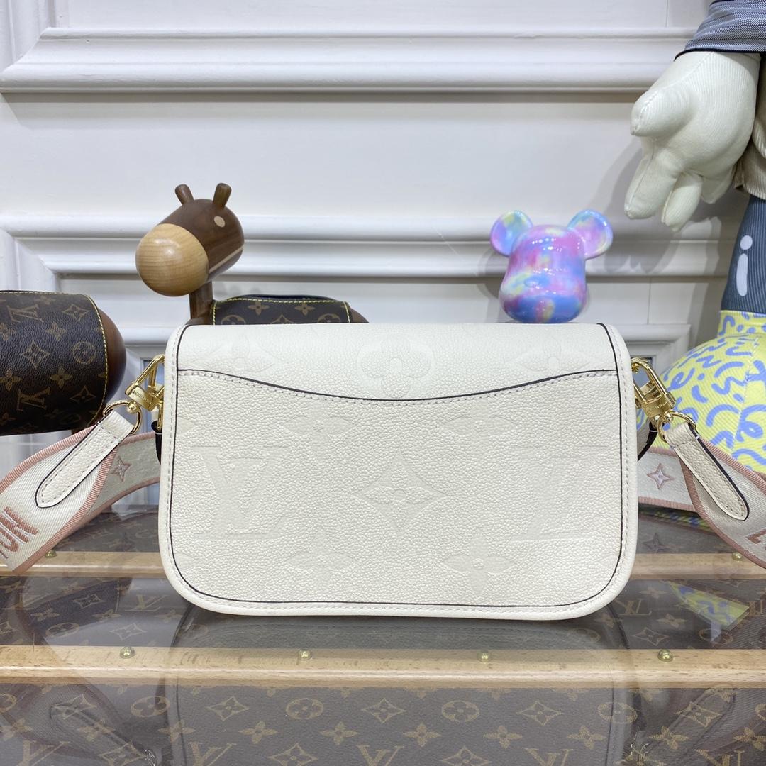 Louis Vuitton Diane (23 x 16 x 8.5cm)   M46388 - 