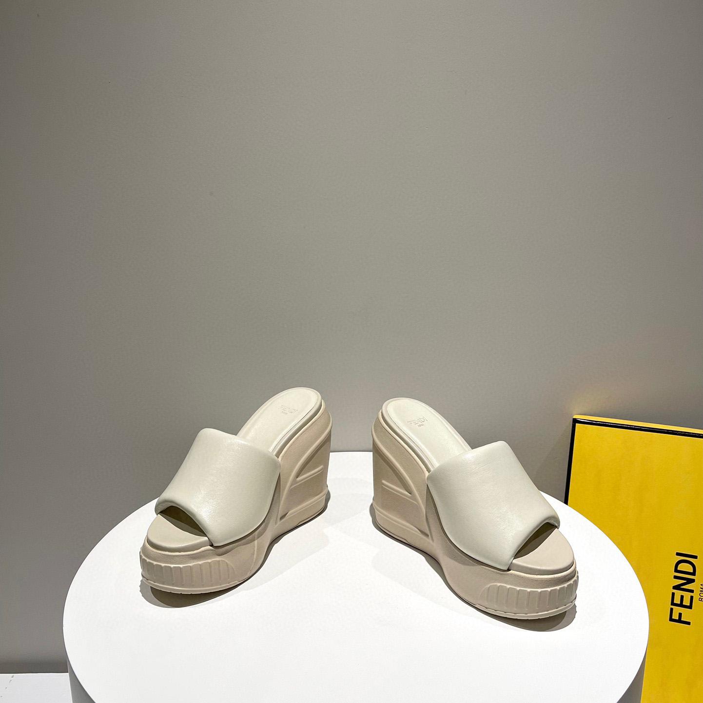 Fendi Fashion Show Beige Nappa Leather Slides - 
