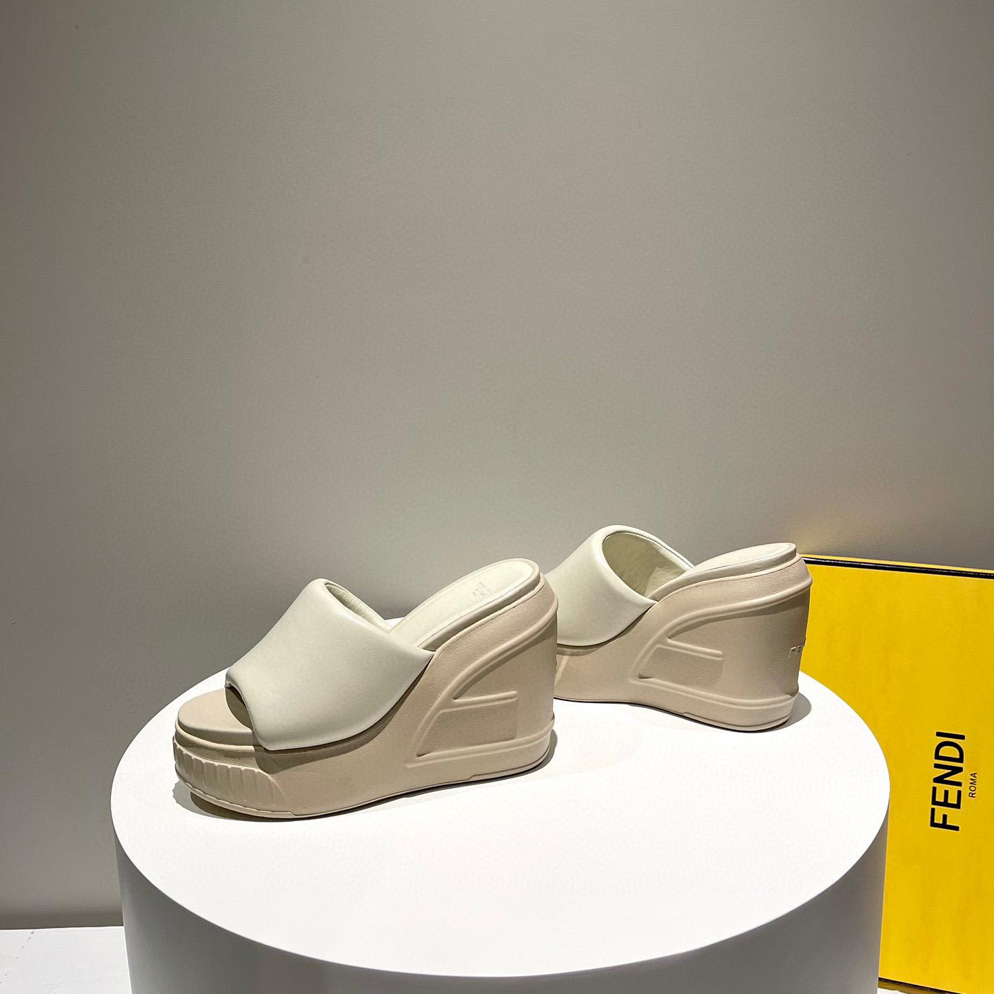Fendi Fashion Show Beige Nappa Leather Slides - 
