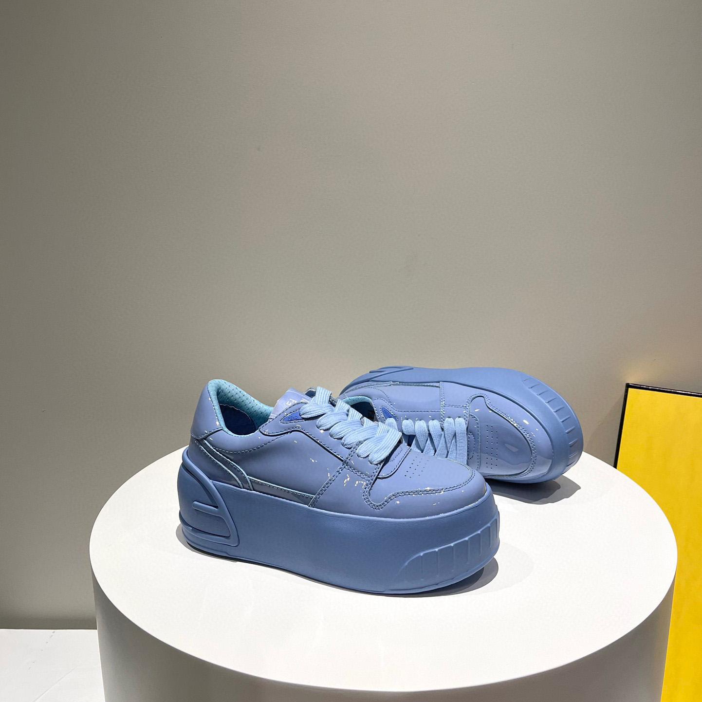 Fendi Fashion Show Blue Leather Low-Tops Sneaker  - 