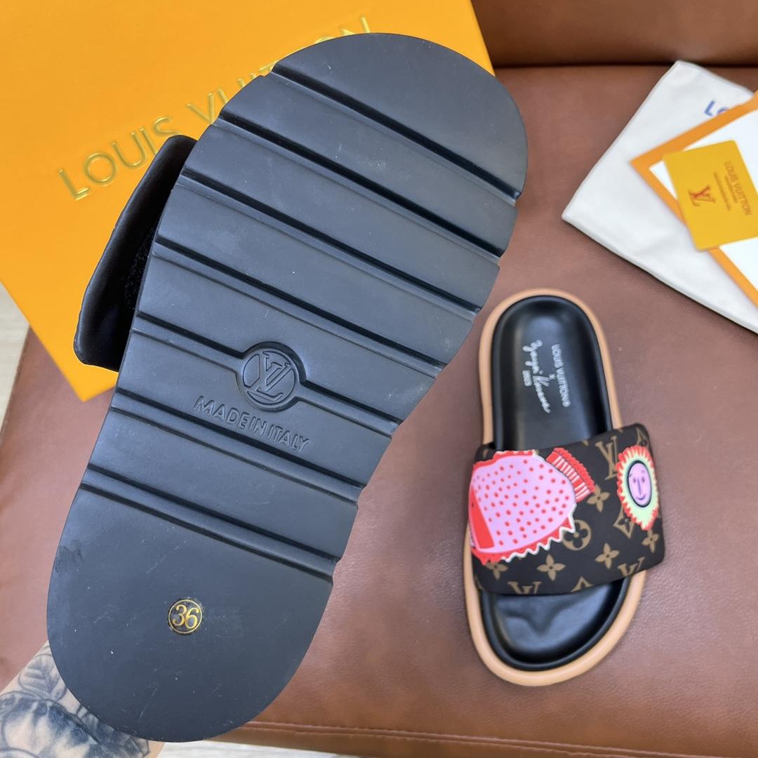 Louis Vuitton LV x YK Pool Pillow Flat Comfort Mule   1ABD8T - 