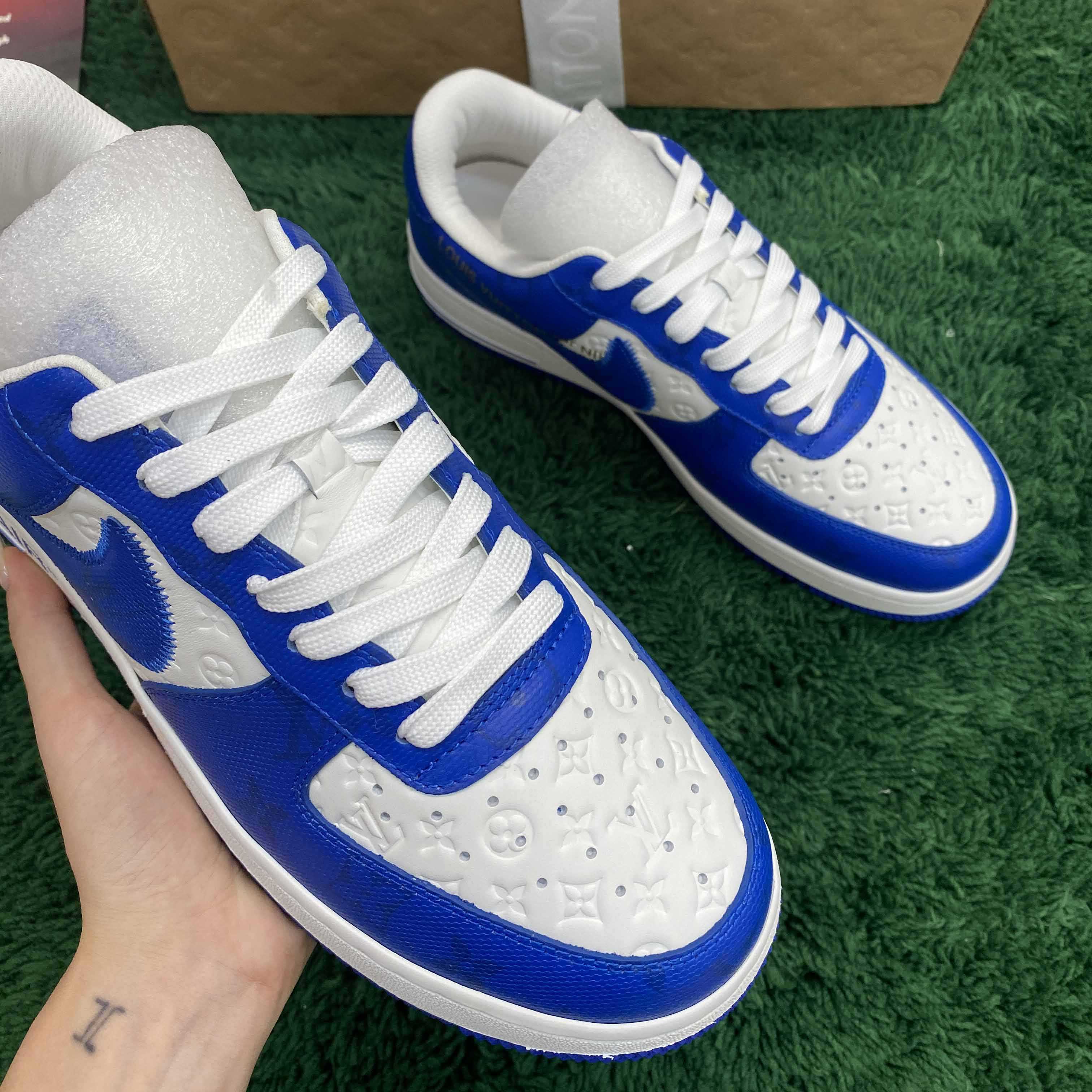 Louis Vuitton x Off-White x Nike Sneaker    - 