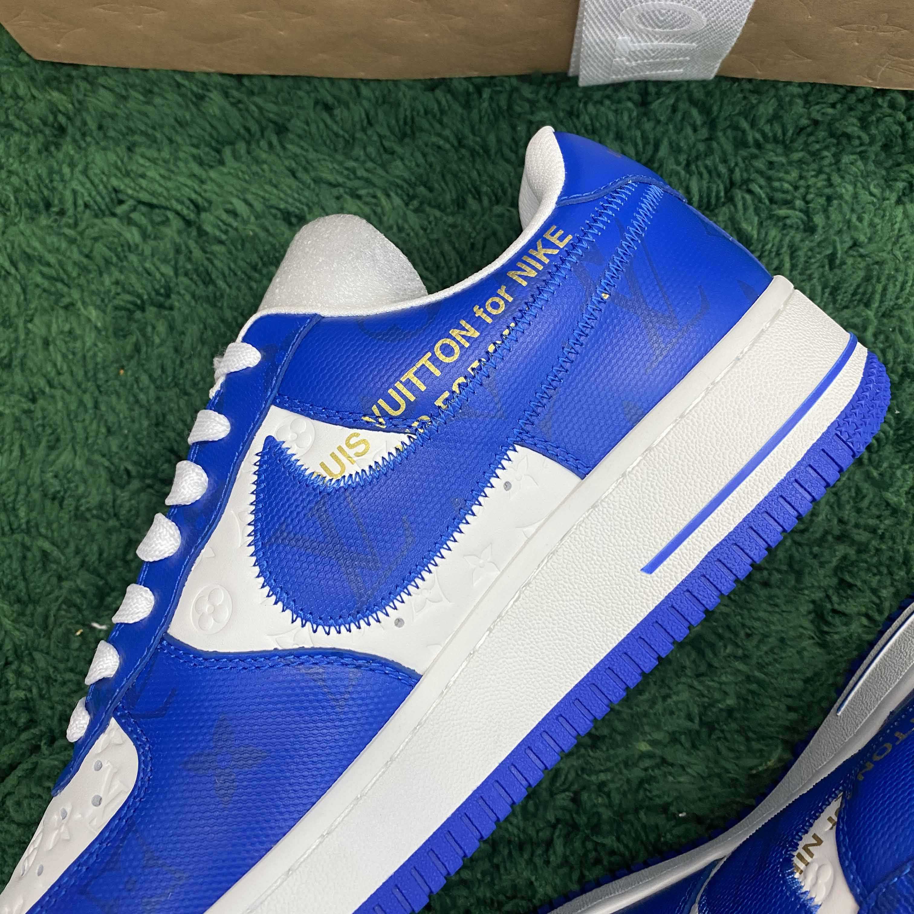 Louis Vuitton x Off-White x Nike Sneaker    - 