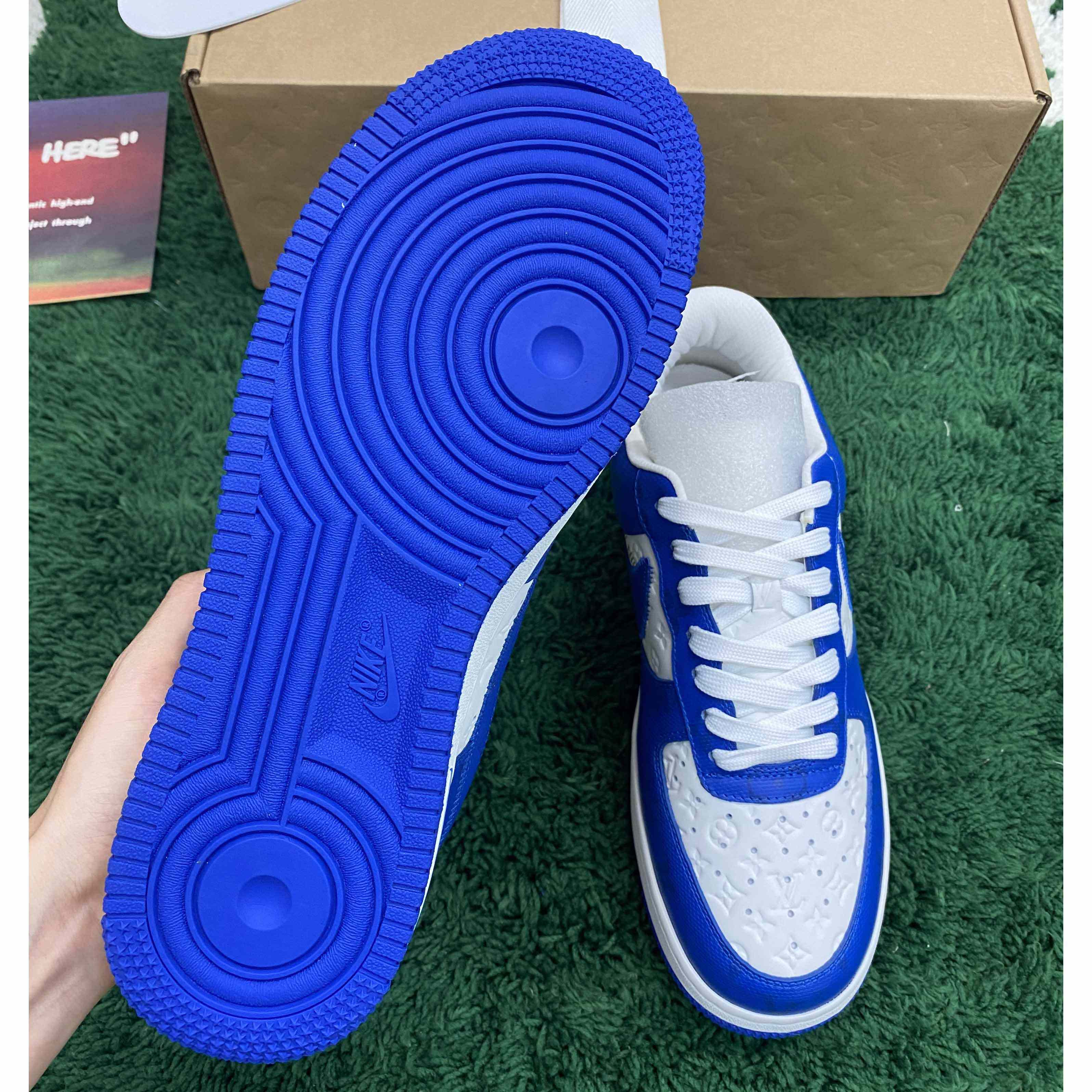 Louis Vuitton x Off-White x Nike Sneaker    - 