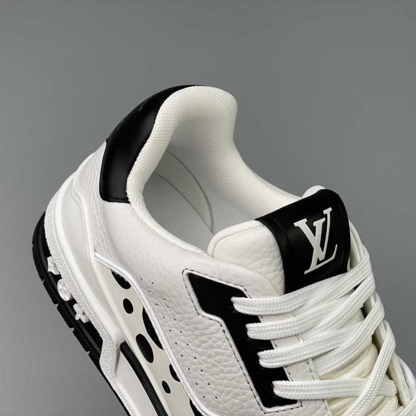 Louis Vuitton LV x YK LV Trainers (upon uk size)   - 
