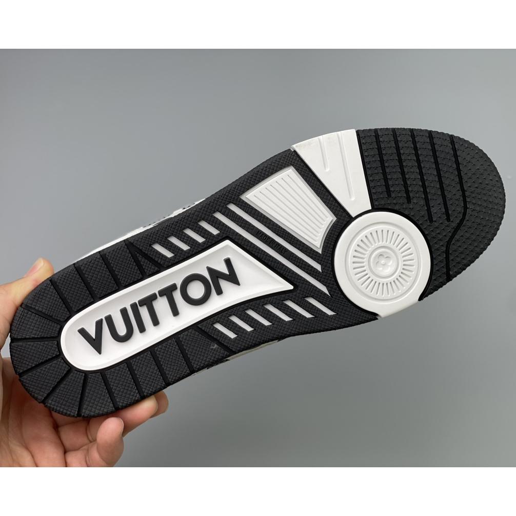 Louis Vuitton LV x YK LV Trainers (upon uk size)   - 