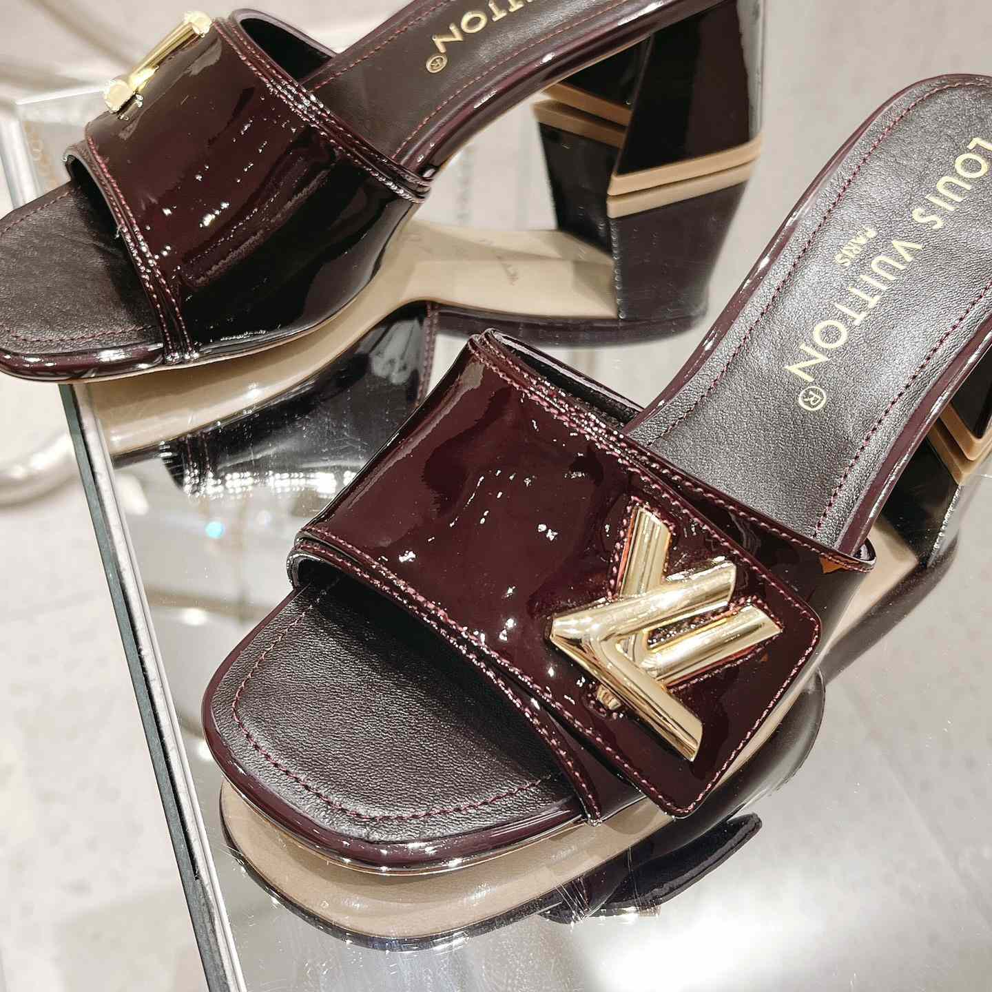 Louis Vuitton Shake Mule   1ABIDW - 